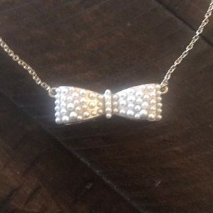 Cute bow necklace!